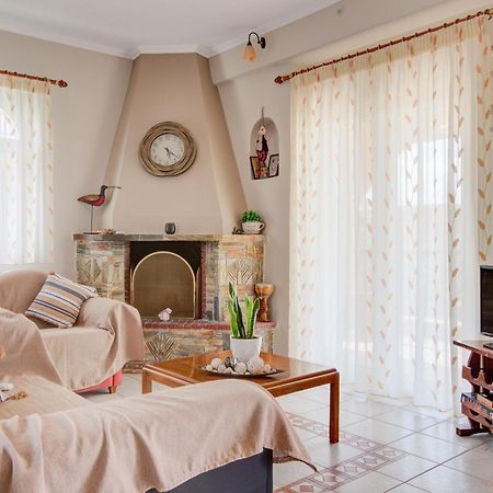 Private 6-Bdrm Villa With Garden 150M To Beach ปาราดิซอส ภายนอก รูปภาพ