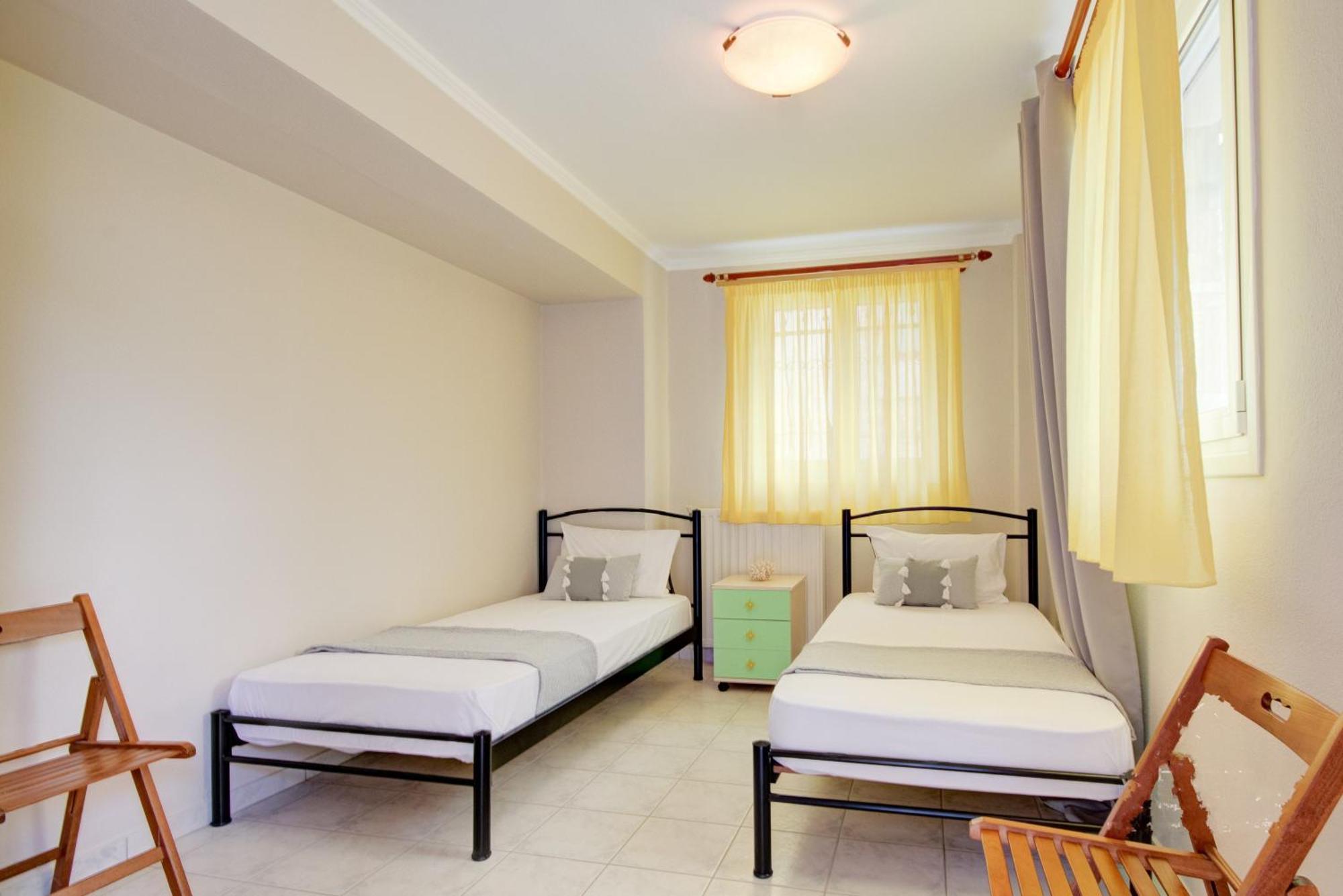Private 6-Bdrm Villa With Garden 150M To Beach ปาราดิซอส ภายนอก รูปภาพ